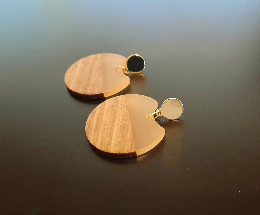 Pink-salmon-brown wooden earrings/ studs, walnut wood circles, coloured synthetic resin, handmade hanging earrings, Germany, 6 cm, new