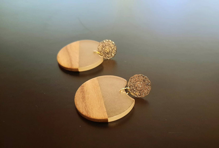 Transparent wooden earrings/ studs, walnut wood circles and transparent synthetic resin, handmade hanging earrings, Germany, 6 cm