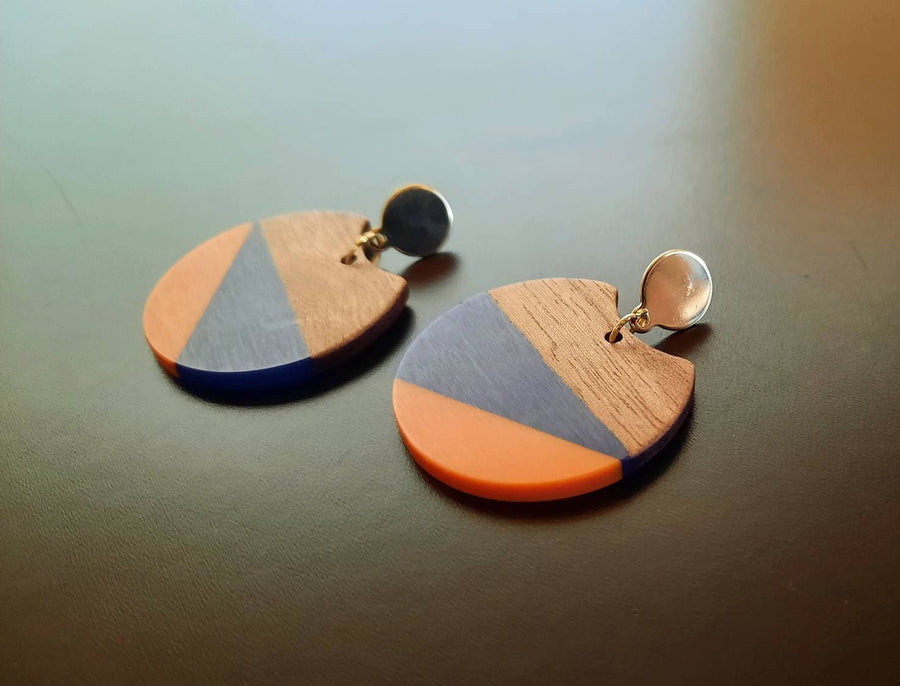Blue-orange wooden earrings/ earrings, walnut wood circles, triangles, coloured synthetic resin, handmade earrings from Germany, 6 cm