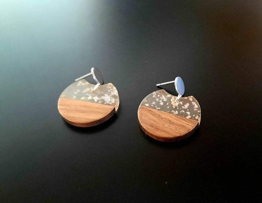 Silver wooden earrings, walnut wood circles, synthetic resin and silver foil, handmade wooden/hanging earrings from Germany, 4 cm