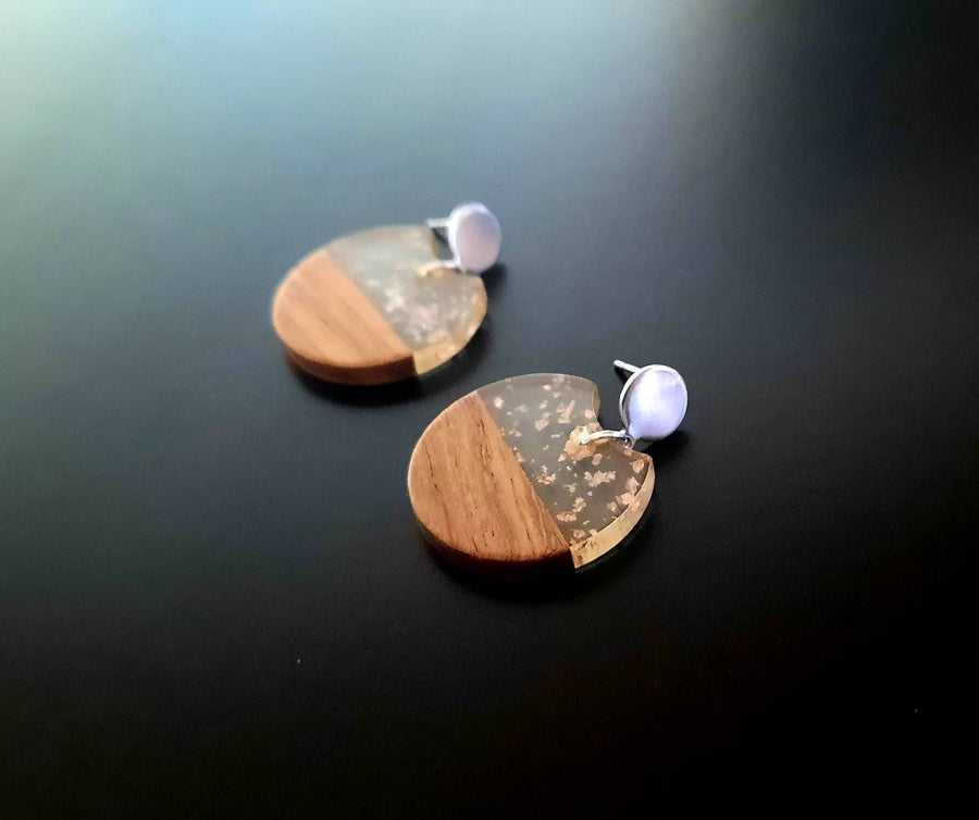 Silver wooden earrings, walnut wood circles, synthetic resin and silver foil, handmade wooden/hanging earrings from Germany, 4 cm