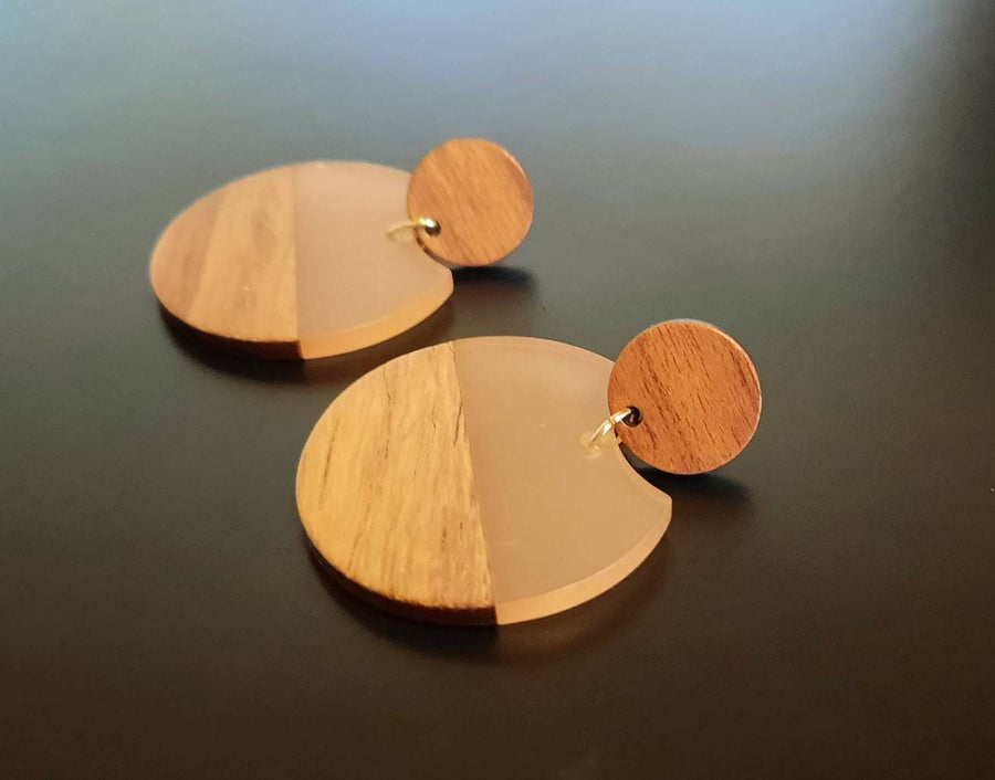 Pink-salmon-brown wooden earrings/ studs, walnut wood circles, coloured synthetic resin, handmade hanging earrings, Germany, 6 cm, new
