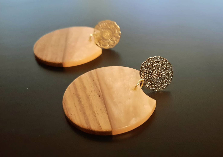 Pink marbled wooden earrings/ studs, walnut wood circles, pink synthetic resin, handmade hanging earrings, Germany, 6 cm