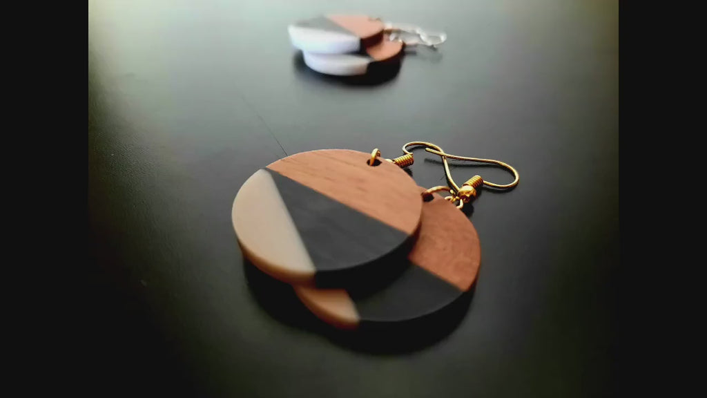 Black-grey, black-white, green-olive, orange-green, round wooden earrings, with triangles, walnut wood, resin, handmade, Deutschand, 4 cm