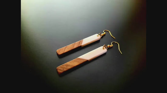 White-brown wooden earrings in the form of long sticks, made of walnut wood and white resin, handmade earrings, new, Germany, 7 cm