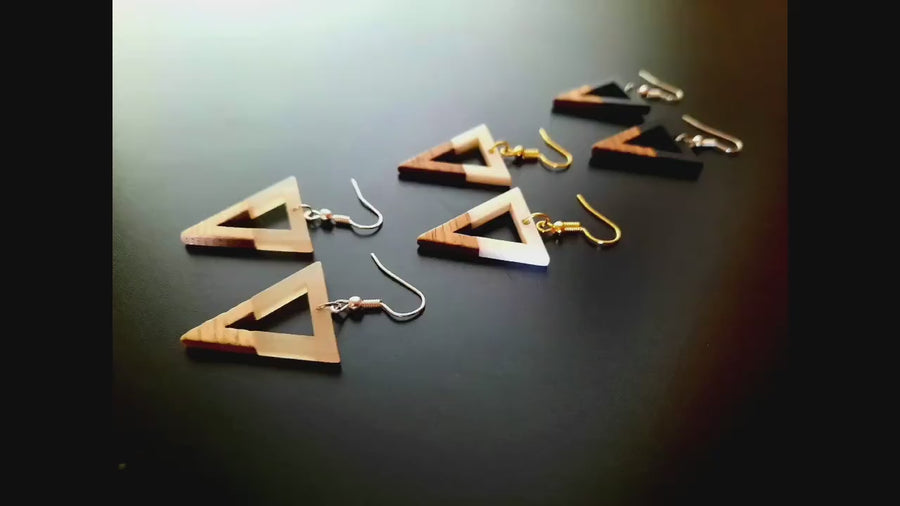 White-brown wooden earrings in the form of triangles with triangular hole, walnut wood and resin, new, handmade earrings, Germany, 5 cm