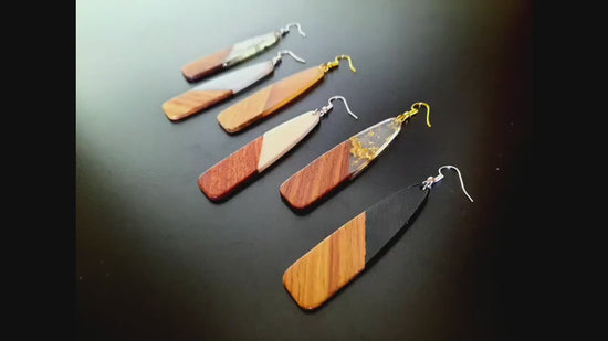 Rose/salmon-brown wooden earrings in the form of elongated tears, walnut wood and grey synthetic resin, handmade earrings from Germany, 8 cm