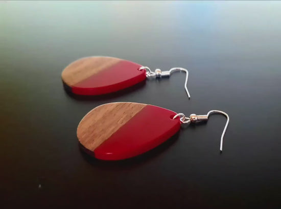 Red-brown wooden earrings, teardrop-shaped made of walnut wood, bright red synthetic resin and real wood, new, handmade earrings, Germany, 6 cm