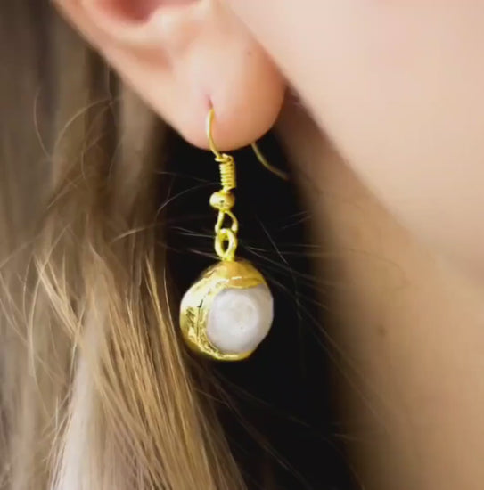 White-gold pearl-eared, gold-plated, genuine, white freshwater pearl as hanging earrings, gold-plated, white pearl, earrings with pearls, yellow gold