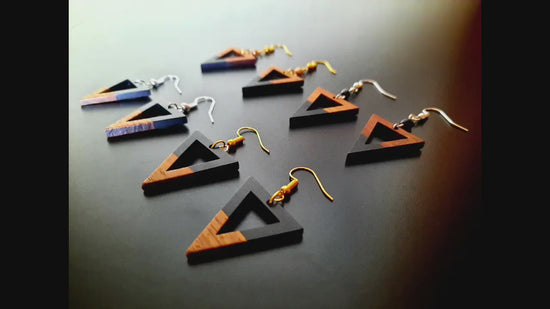 Black-brown wooden earrings in the form of triangles, triangular hole, walnut wood and resin, new, handmade earrings, Germany, 5 cm