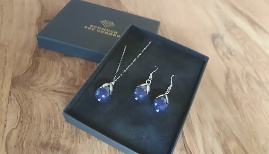 Jewelry set blue agate, consisting of hanging earrings and necklace made of real silver (925 sterling silver), real agate in dark blue