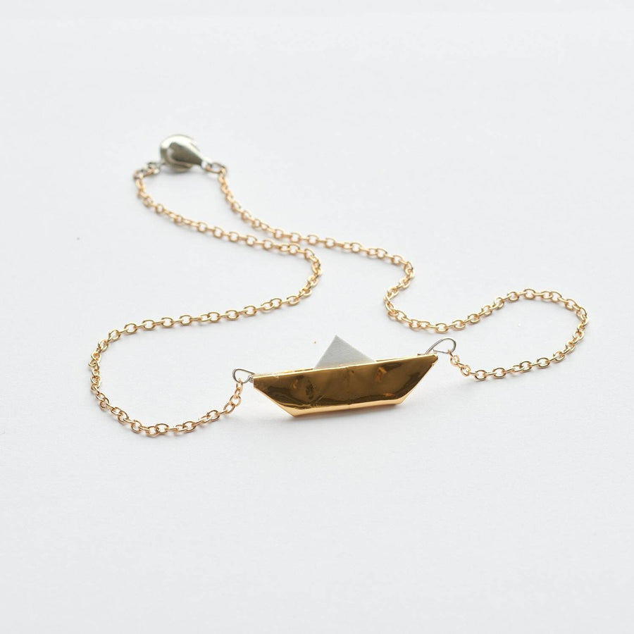 Bateau en papier doré, argent, bronze, chaîne avec pendentif en papier, chaîne à maillons bronze / or / argent, bateau en papier plié, voiles, fait main