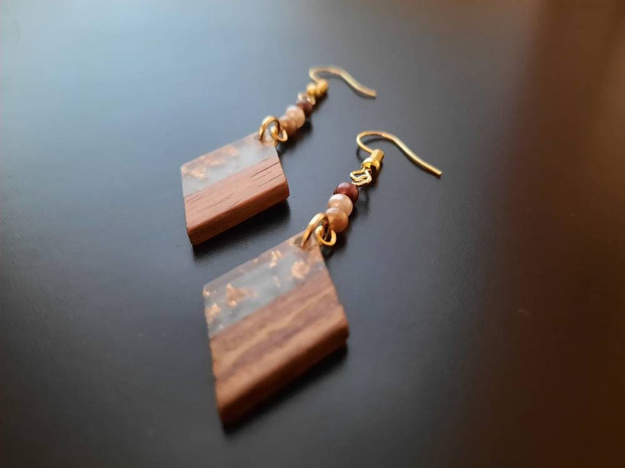 Silver-transparent wooden earrings in the form of tears made of walnut wood, resin and gold foil, new, handmade earrings from Germany, 5 cm