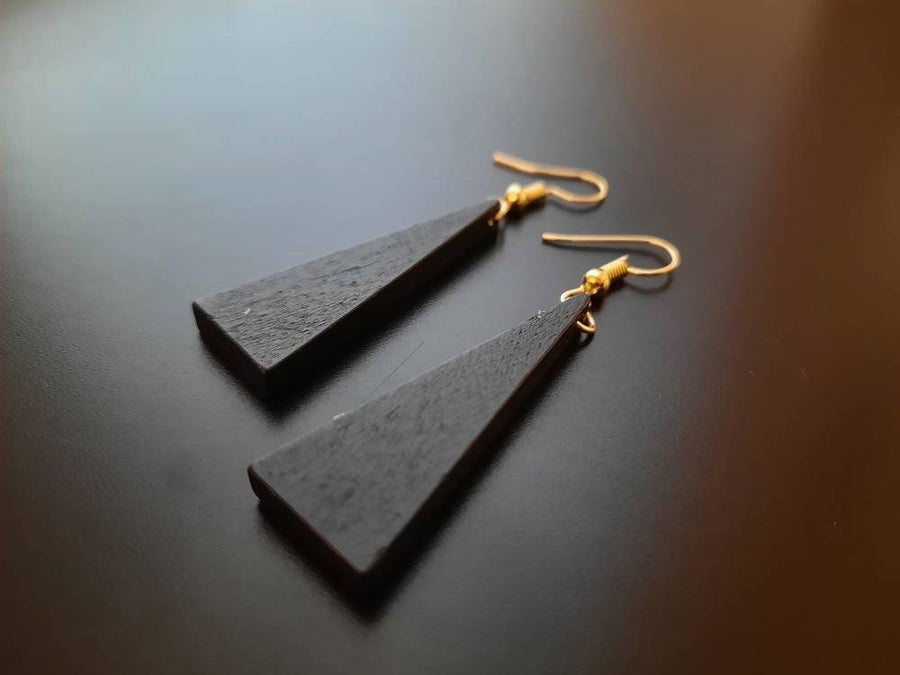 Black-brown wooden earrings in the form of long triangles, pendants made of dyed pear wood, new, handmade earrings from Germany