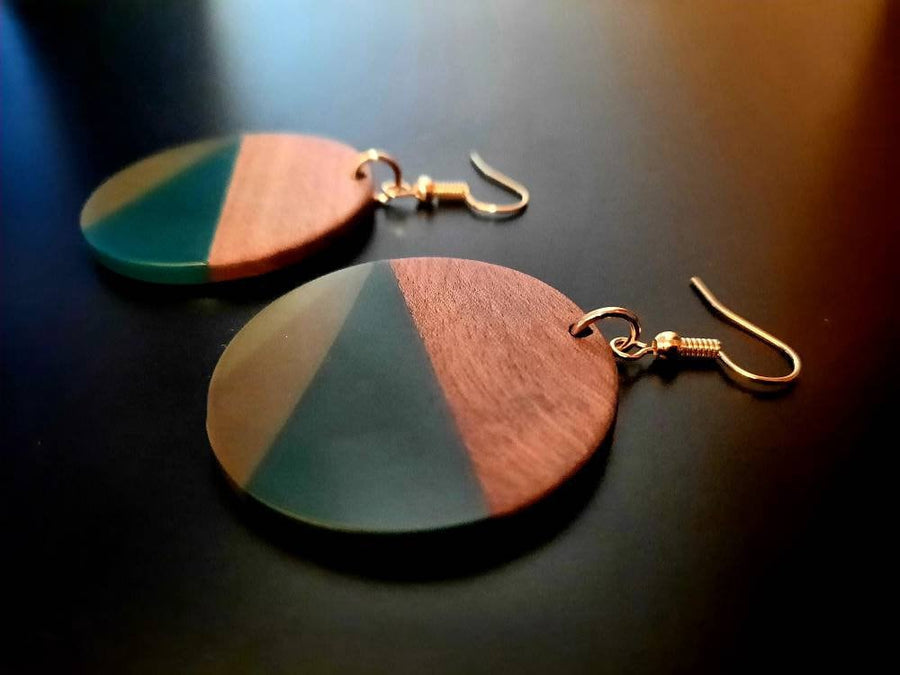 Black-white, green-olive, orange-green Wooden earrings in round shape with triangles, walnut wood and resin, new, handmade, Germany, new