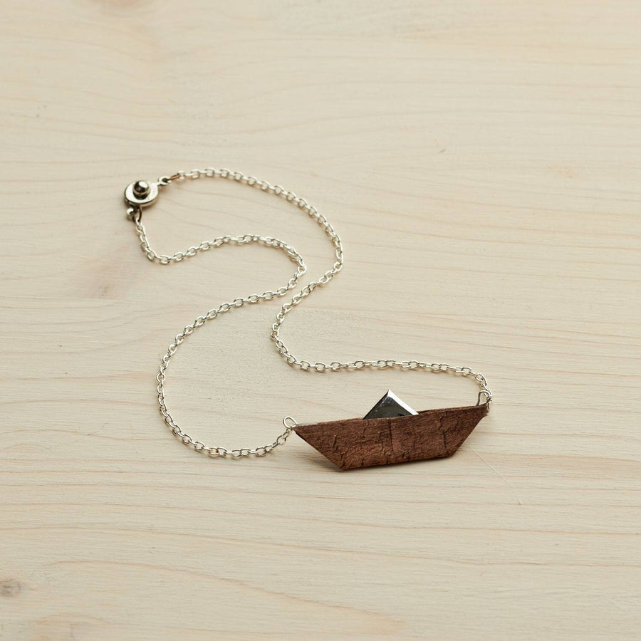 Brown paper boat, paper chain, wood look, bronze link chain, folded paper ship, ship, sail, handmade, Germany