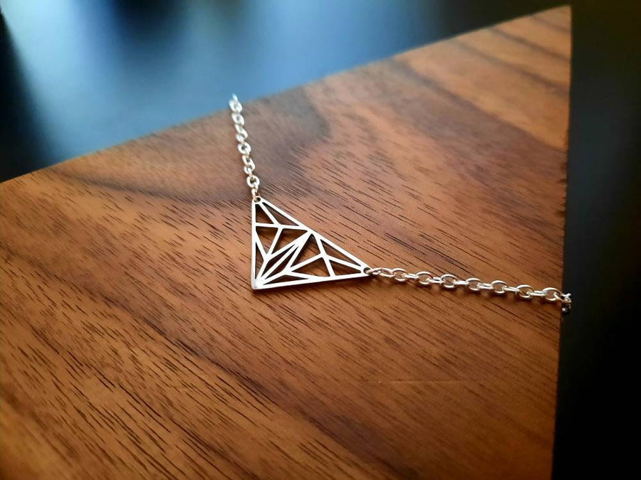 Silver triangles on necklace, necklace with metal pendant, origamistil, fine link necklace, 40-60 cm, handmade, Germany, new