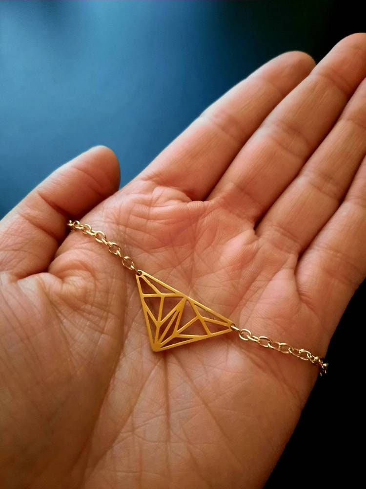 Golden triangles on necklace, chain with metal pendant, origami style, delicate link chain, 40-60 cm, handmade, Germany, new