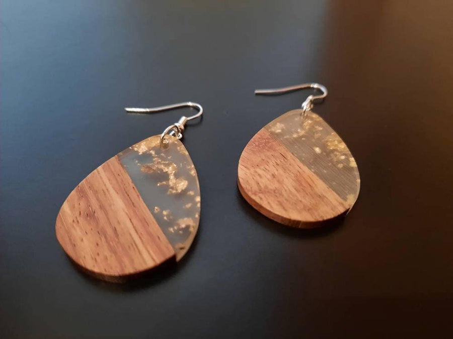 Gold-transparent wooden earrings in the form of tears made of walnut wood, resin and gold foil, new, handmade earrings from Germany, 5 cm