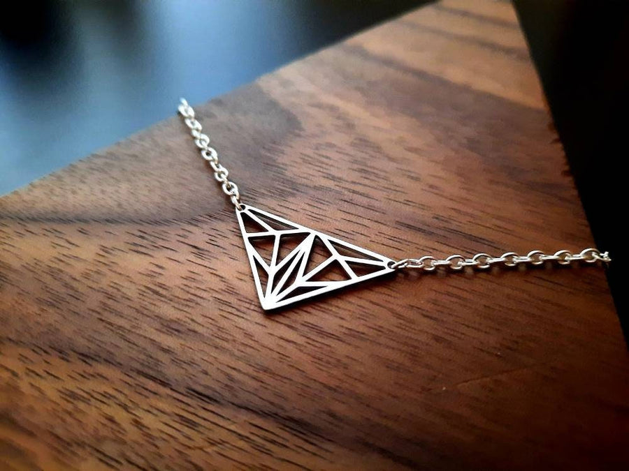 Silver triangles on necklace, necklace with metal pendant, origamistil, fine link necklace, 40-60 cm, handmade, Germany, new