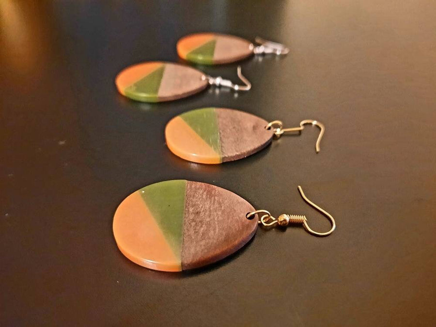 Black-white, green-olive, orange-green Wooden earrings in round shape with triangles, walnut wood and resin, new, handmade, Germany, new