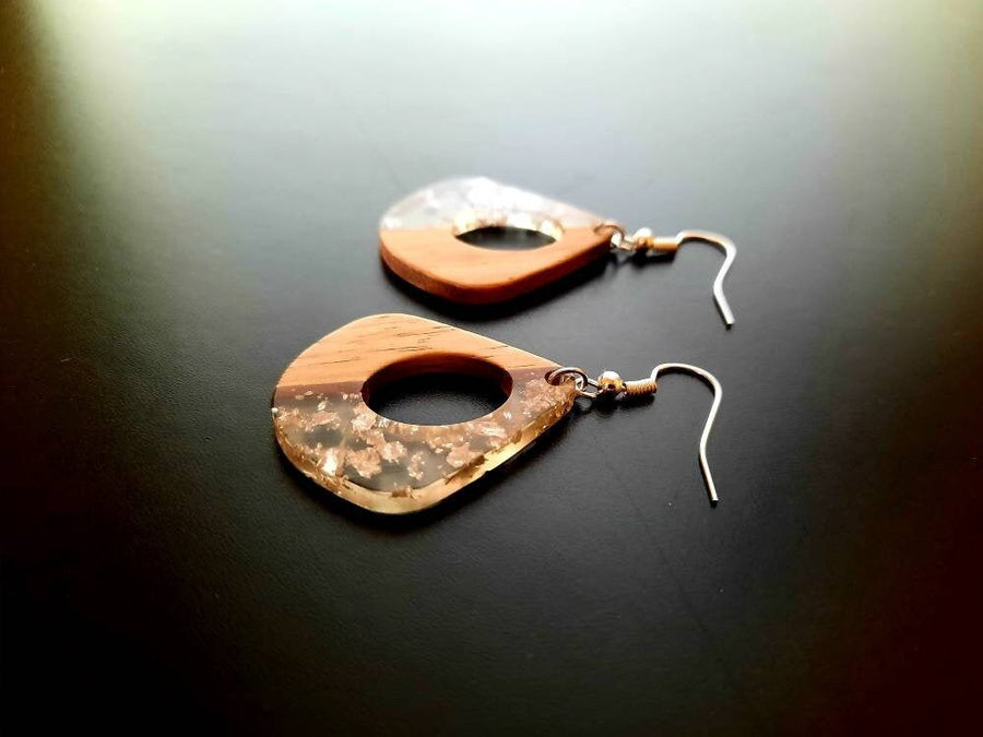 Silver transparent wooden earrings, teardrop shaped with hole, walnut wood, resin and silver foil, new, handmade earrings, Germany, 5 cm