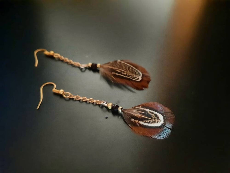 Brown-black striped feather earrings, hanging earrings with feathers and small beads (silver, gold and black), handmade, 6 cm, new