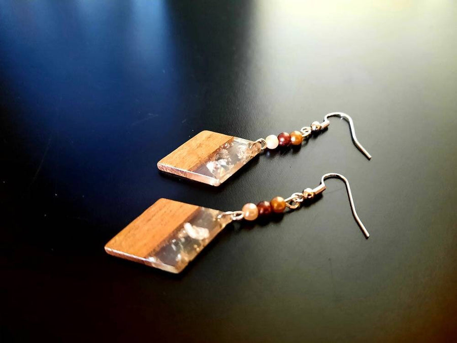 Silver-transparent wooden earrings in the form of tears made of walnut wood, resin and gold foil, new, handmade earrings from Germany, 5 cm