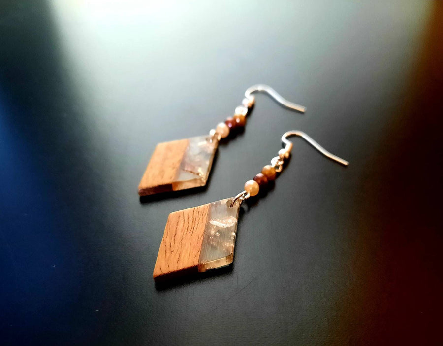 Silver-transparent wooden earrings in the form of tears made of walnut wood, resin and gold foil, new, handmade earrings from Germany, 5 cm