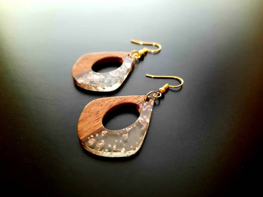 Gold-transparent wooden earrings, teardrop-shaped with hole, walnut wood, resin and gold foil, new, handmade earrings from Germany, 5 cm