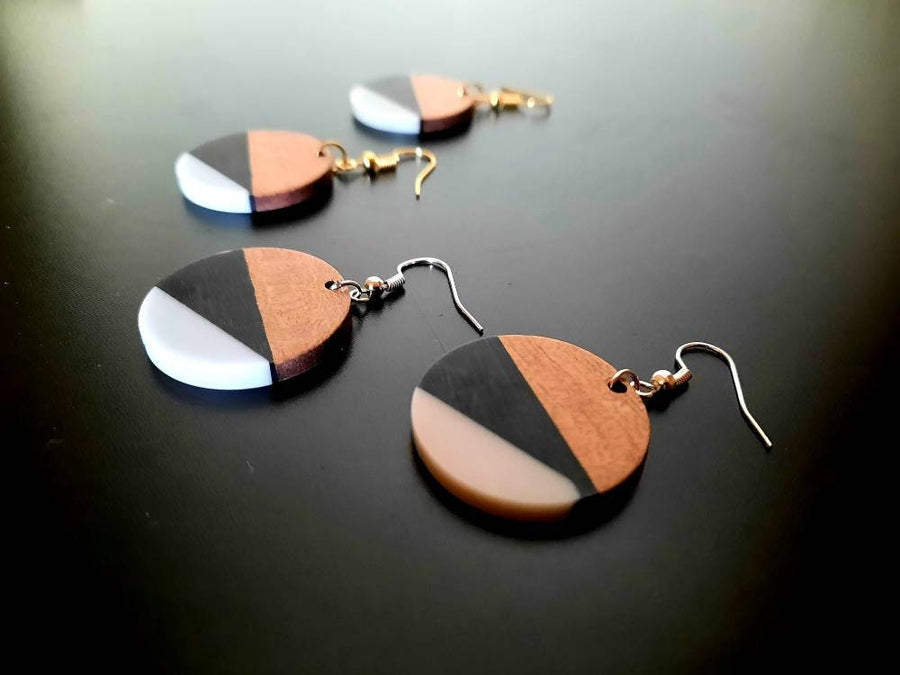 Black-grey, black-white, green-olive, orange-green, round wooden earrings, with triangles, walnut wood, resin, handmade, Deutschand, 4 cm