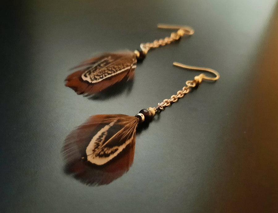 Brown-black striped feather earrings, hanging earrings with feathers and small beads (silver, gold and black), handmade, 6 cm, new