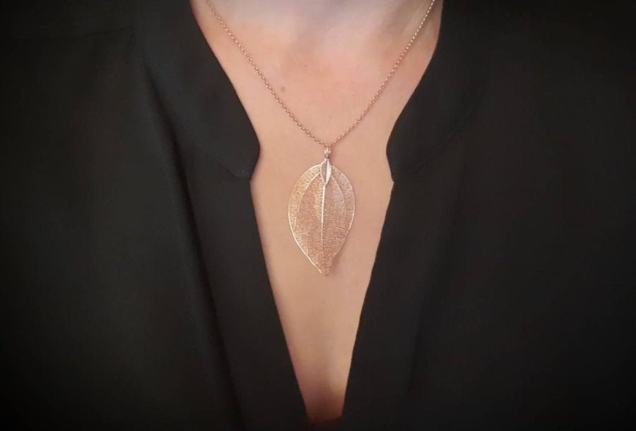 Chaîne avec feuille de ginkgo plaquée or rosé, feuille de ginkgo plaquée or rosé, collier avec pendentif en filigrane, feuille véritable, or rosé, chaîne, Allemagne, fait main, nouveau