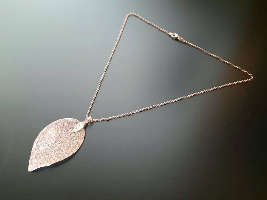 Chaîne avec feuille de ginkgo plaquée or rosé, feuille de ginkgo plaquée or rosé, collier avec pendentif en filigrane, feuille véritable, or rosé, chaîne, Allemagne, fait main, nouveau