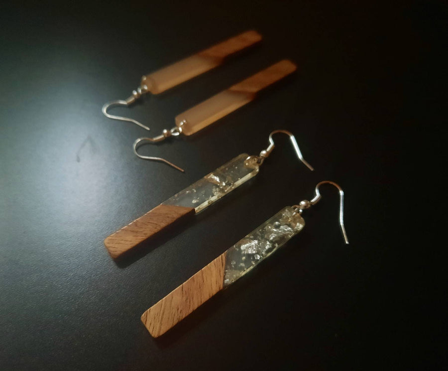 White-brown wooden earrings in the form of long sticks, made of walnut wood and white resin, handmade earrings, new, Germany, 7 cm