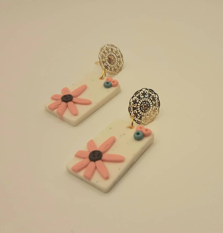 White polymerclay earrings with flowers, square, floral pattern, golden studs, handmade earrings from Germany, 4-5 cm, clay