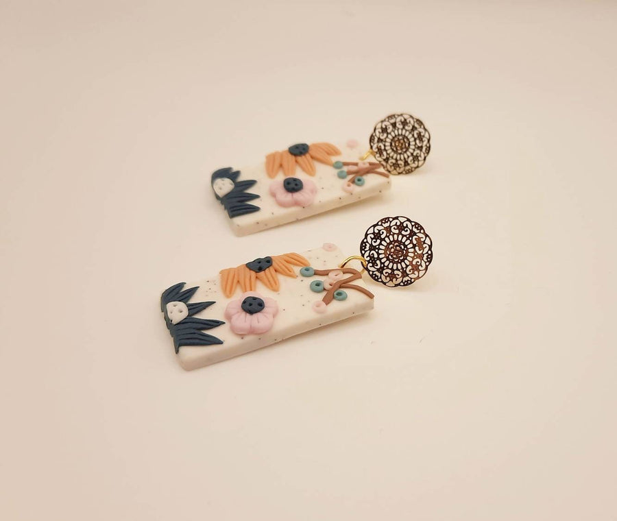 White polymerclay earrings with flowers, square, floral pattern, golden studs, handmade earrings from Germany, 4-5 cm, clay