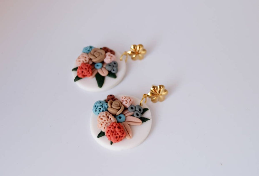 White, round polymerclay earrings with colorful flowers (red, beige, pink), ver. golden studs, handmade, Germany, 4 cm, creamy white