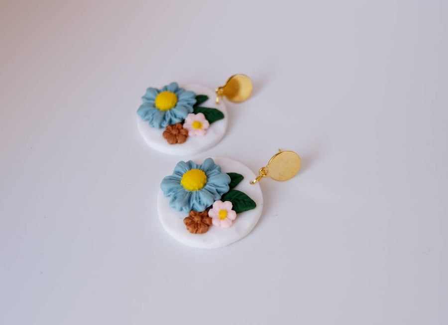 White, round polymerclay earrings with colorful flowers (light blue, pink), ver. golden studs, handmade, Germany, 4 cm, creamy white