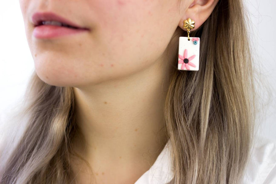 White polymerclay earrings with flowers, square, floral pattern, golden studs, handmade earrings from Germany, 4-5 cm, clay