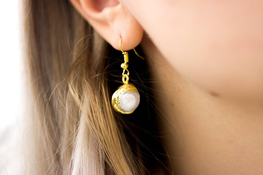 White-gold pearl-eared, gold-plated, genuine, white freshwater pearl as hanging earrings, gold-plated, white pearl, earrings with pearls, yellow gold