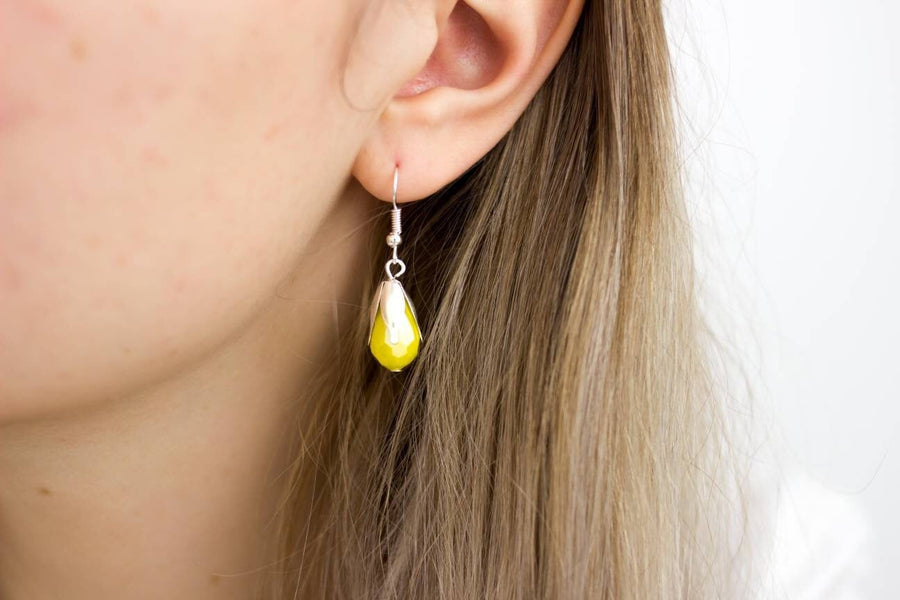 Yellow agate as hanging earrings with silver setting. Real silver, nickel-free, real semi-precious stone, agate in yellow, handmade earrings