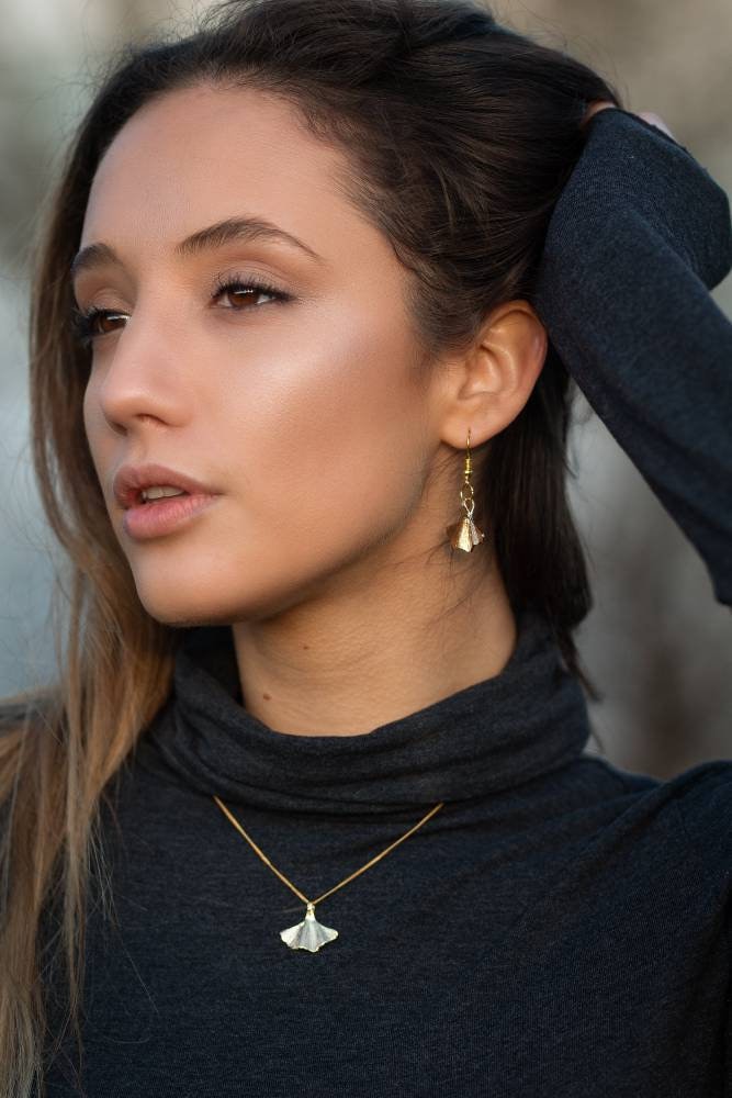 Jewelry set with golden ginkgo leaf, gold-plated hanging earrings and necklace with filigree gingko leaf, yellow gold gold plated, Germany