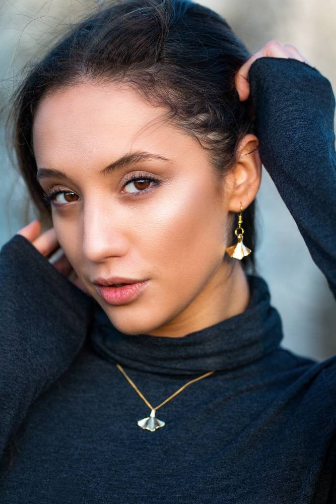 Jewelry set with golden ginkgo leaf, gold-plated hanging earrings and necklace with filigree gingko leaf, yellow gold gold plated, Germany