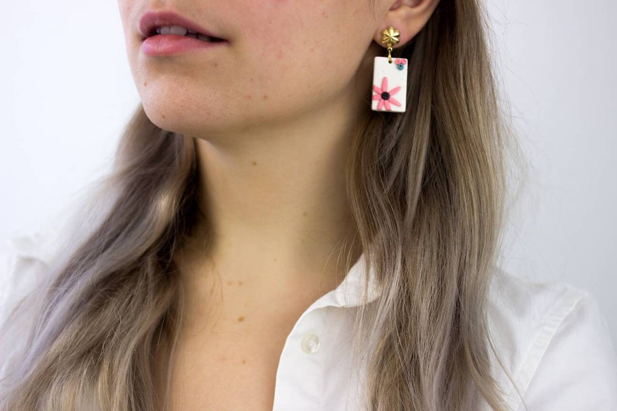 White polymerclay earrings with flowers, square, floral pattern, golden studs, handmade earrings from Germany, 4-5 cm, clay