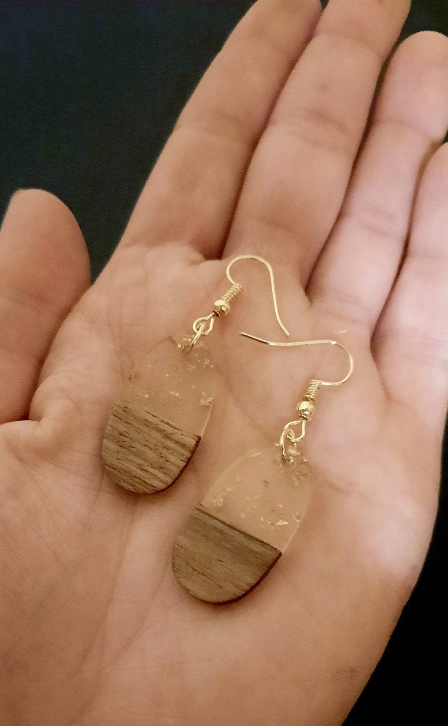 Gold-transparent wooden earrings with gold foil, walnut wood and synthetic resin, handmade, hanging earrings, handmade earrings from Germany