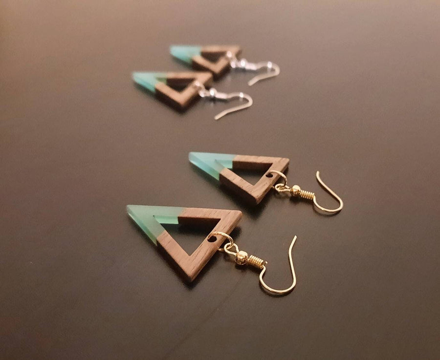 White-brown wooden earrings in the form of triangles with triangular hole, walnut wood and resin, new, handmade earrings, Germany, 5 cm