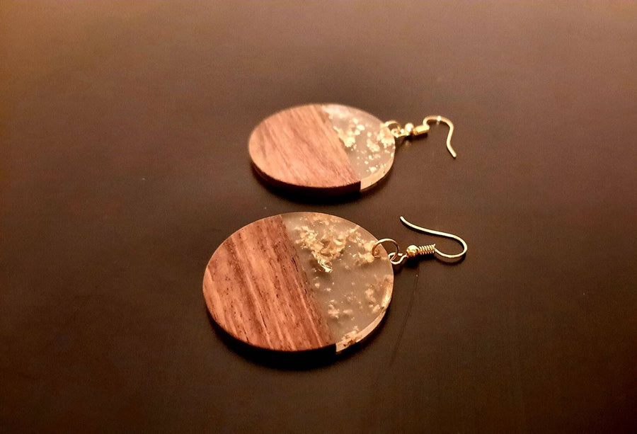 Gold-transparent wooden earrings in the form of long rods, walnut wood, resin and gold foil, handmade earrings, Germany, 7 cm, new