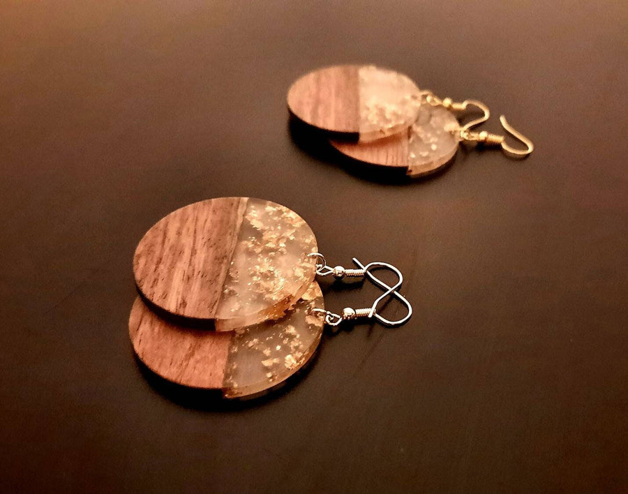 Gold-transparent wooden earrings in the form of long rods, walnut wood, resin and gold foil, handmade earrings, Germany, 7 cm, new