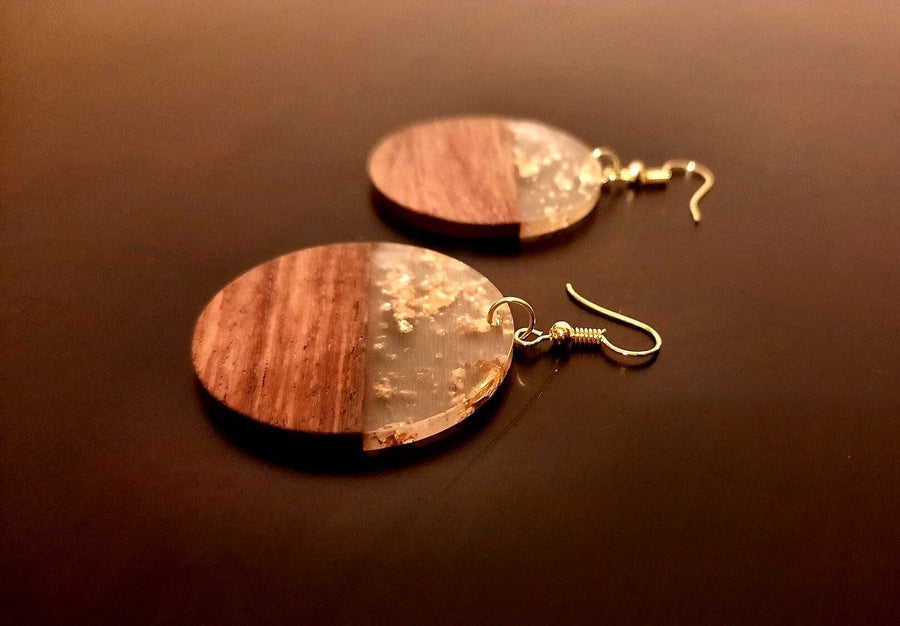 Gold-transparent wooden earrings in the form of long rods, walnut wood, resin and gold foil, handmade earrings, Germany, 7 cm, new